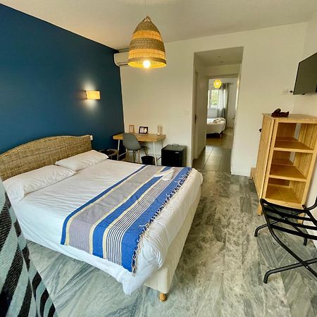 Amerique Hotel Palavas - Piscine - Plage エクステリア 写真
