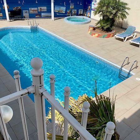 Amerique Hotel Palavas - Piscine - Plage エクステリア 写真
