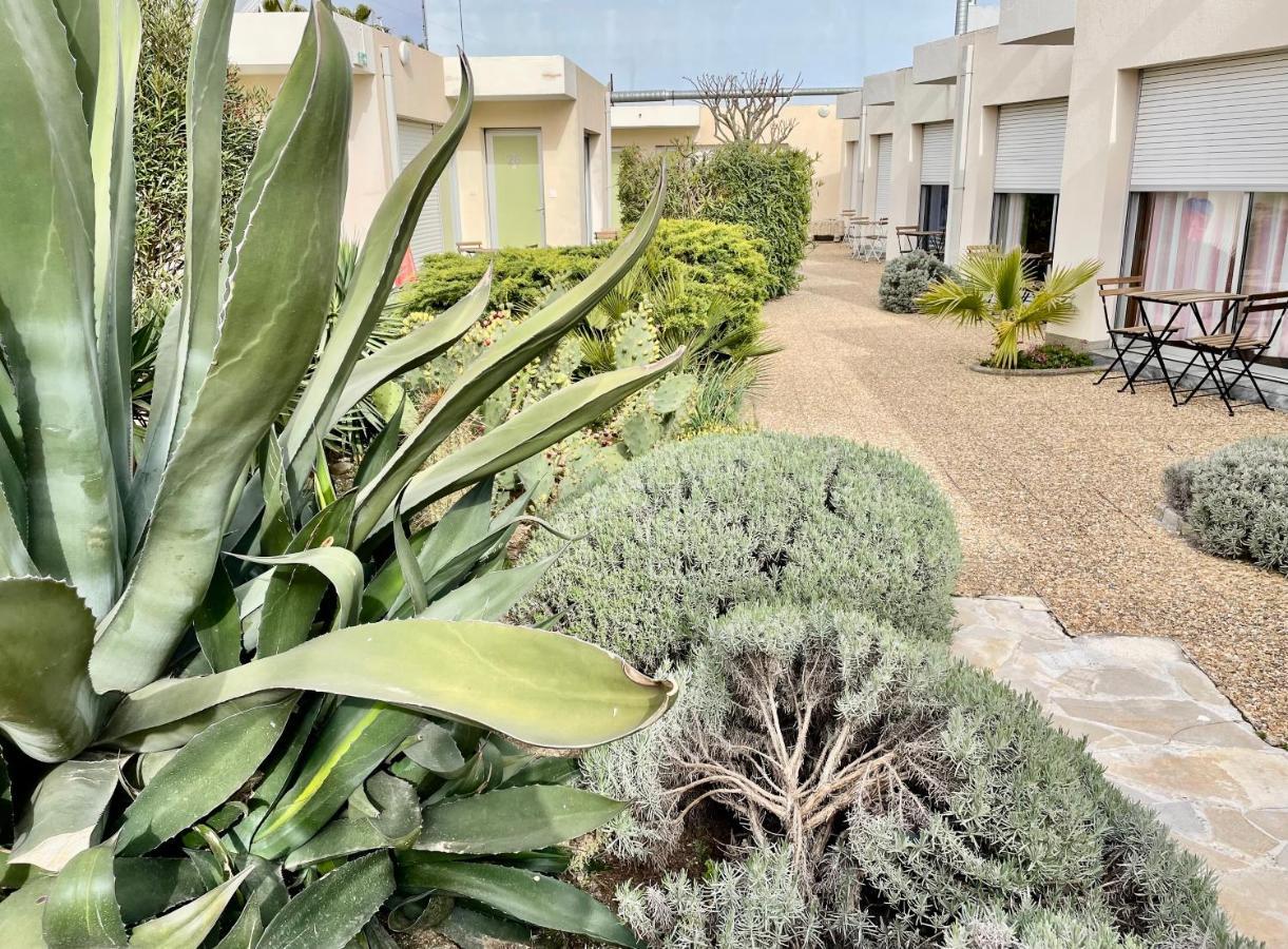 Amerique Hotel Palavas - Piscine - Plage エクステリア 写真