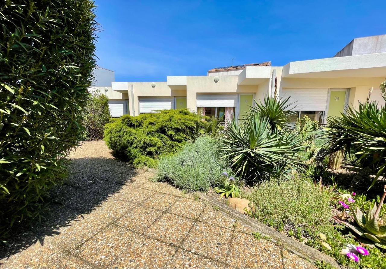 Amerique Hotel Palavas - Piscine - Plage エクステリア 写真