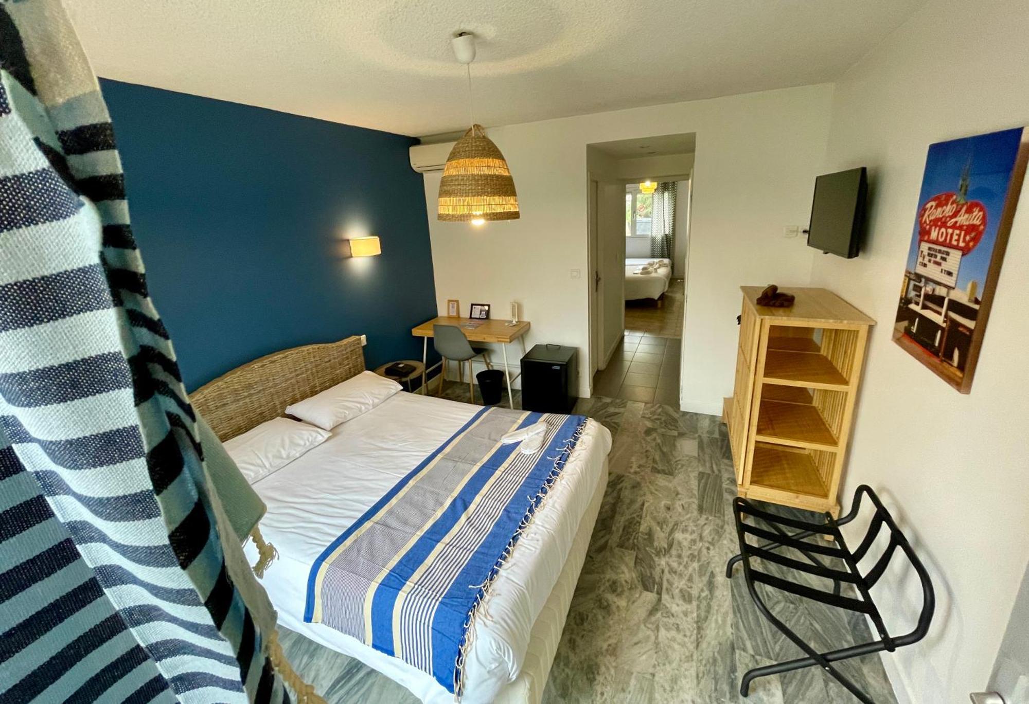 Amerique Hotel Palavas - Piscine - Plage エクステリア 写真