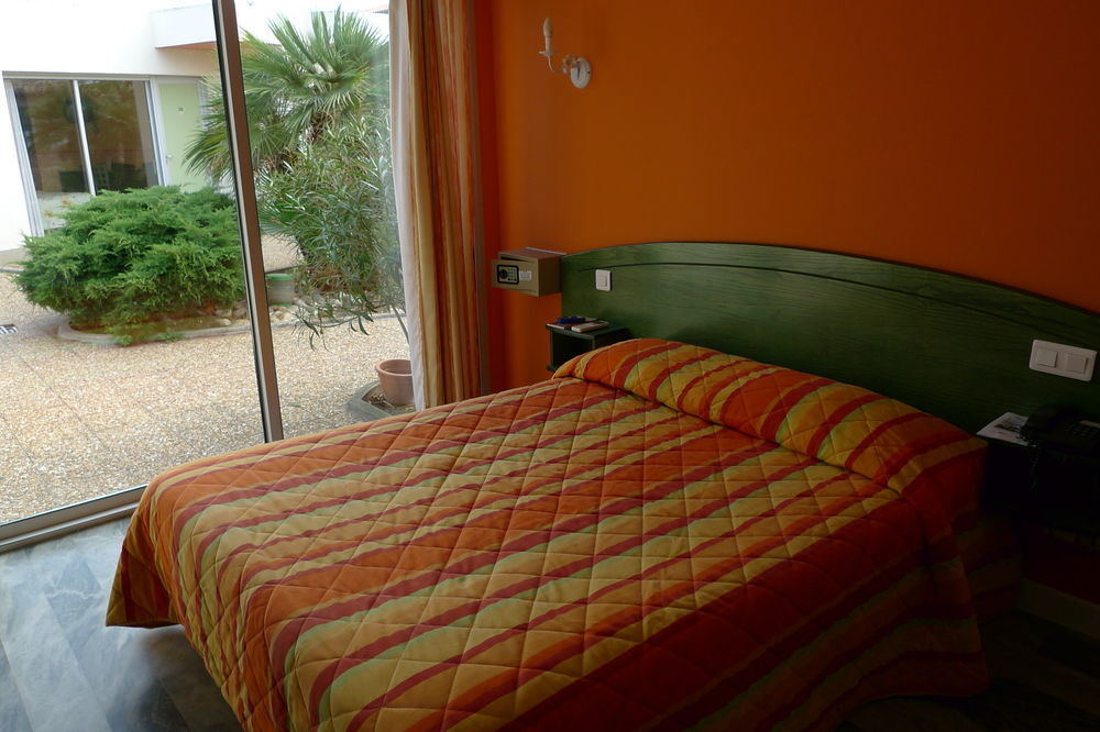 Amerique Hotel Palavas - Piscine - Plage エクステリア 写真