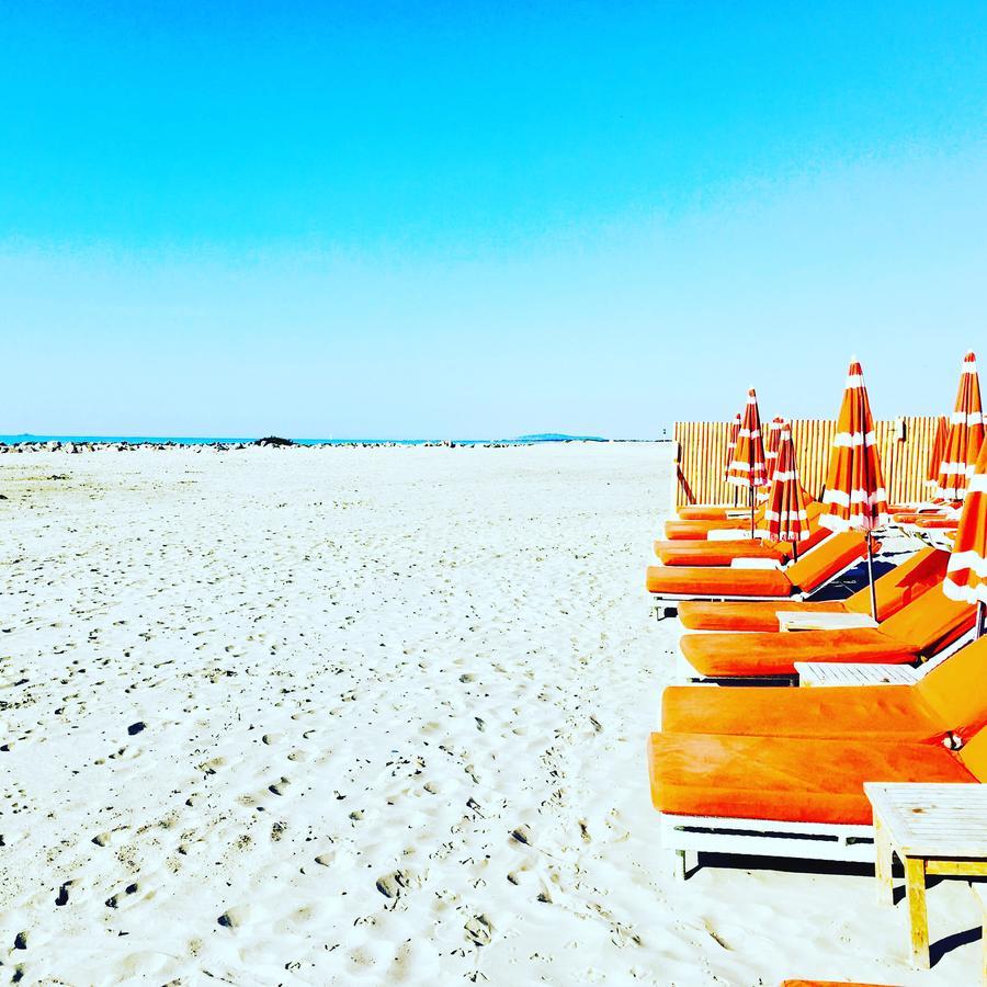 Amerique Hotel Palavas - Piscine - Plage エクステリア 写真