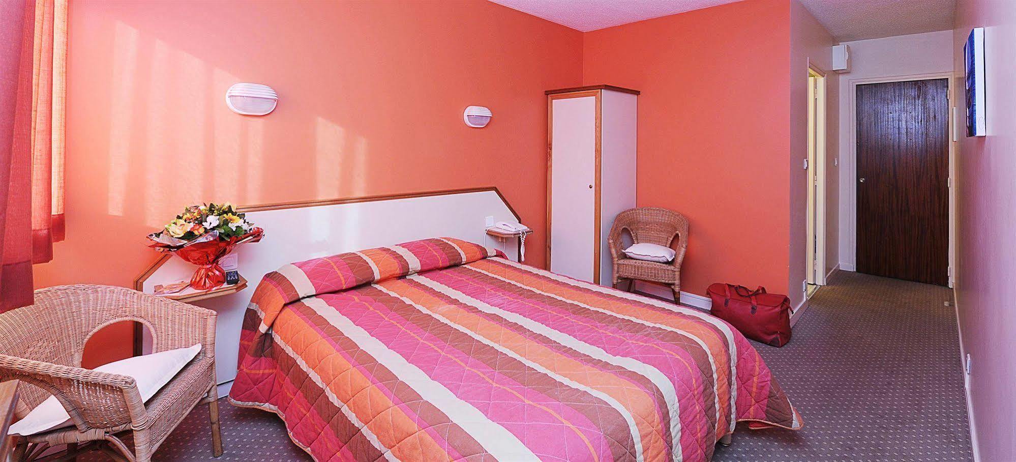 Amerique Hotel Palavas - Piscine - Plage エクステリア 写真